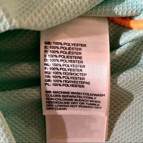 THE north face women's short-Sleeve voltage tee size medium - Picture 6 of 6